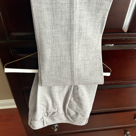 New York & Company, grey dress pants, size 0. - Picture 3 of 5